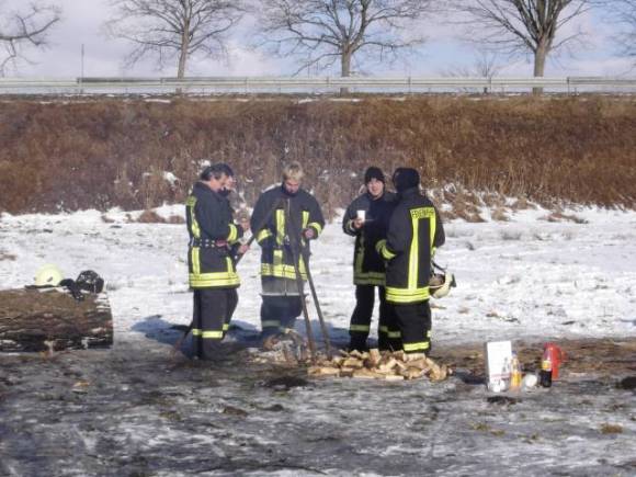 Heisse Getrnke am Feuer