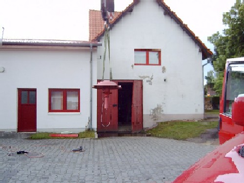 Beim Abheben vom alten Gertehaus